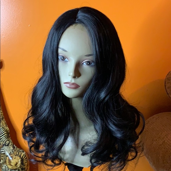 Wig - Picture 1 of 4